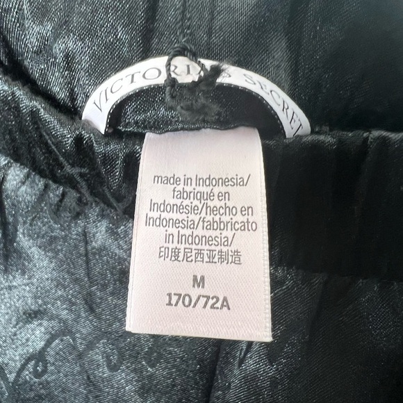 Victoria Secret Satin Logo Wrap With Matching Short - Picture 6 of 9